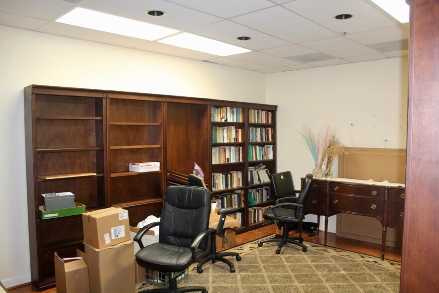 More Photos Of 931 S Semoran Blvd, Winter Park Loft Creative Space For Lease
