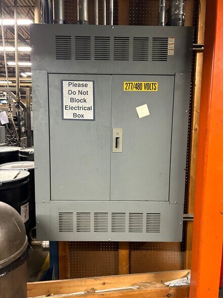 More Photos Of 2001 Market St, Ashland Manufacturing For Lease