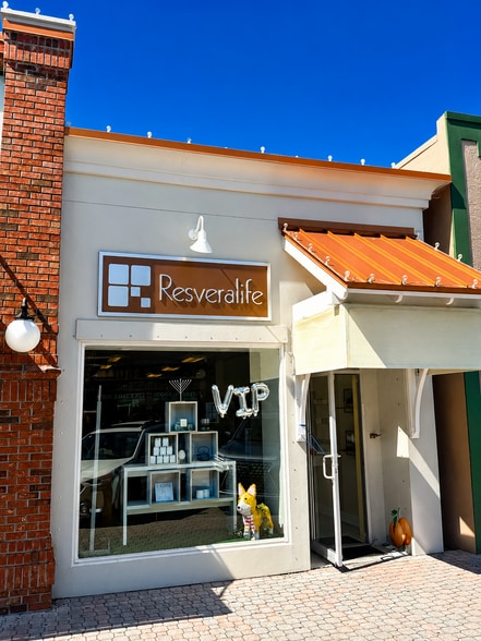 Primary Photo Of 318 Main St, Dunedin General Retail For Lease