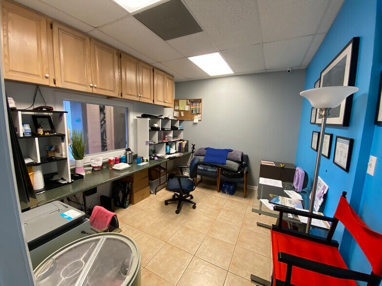 More Photos Of 5120 N Florida Ave, Tampa Health Club For Lease