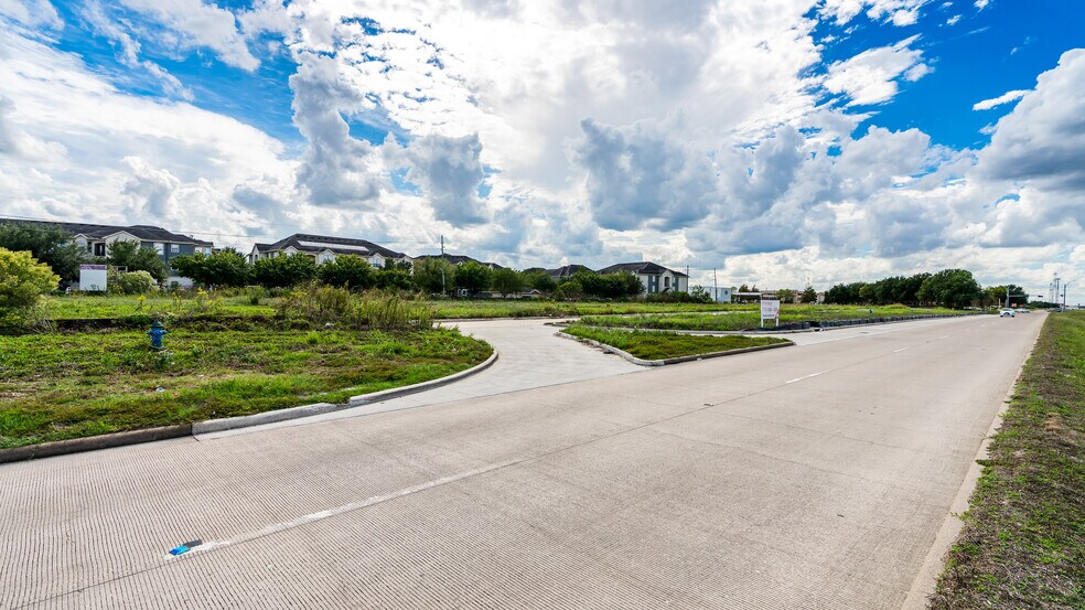 More Photos Of SEC Westpark Tollway & Grand Mission Blvd, Richmond Land For Sale