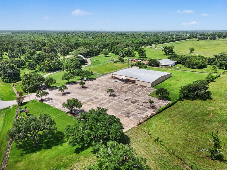 More Photos Of 37310 FM 521 Rd, Brazoria Distribution For Lease