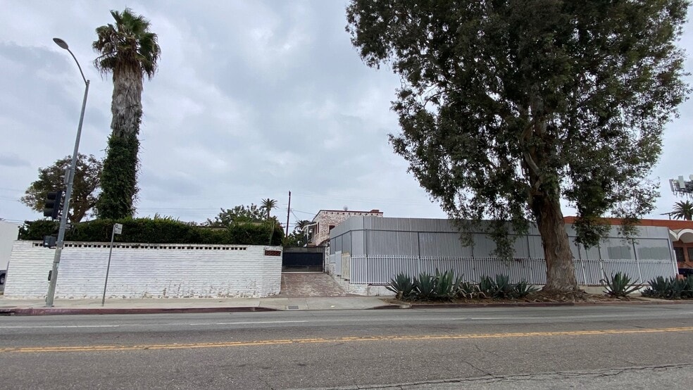 More Photos Of 4851-4853 W Jefferson Blvd, Los Angeles Loft Creative Space For Lease