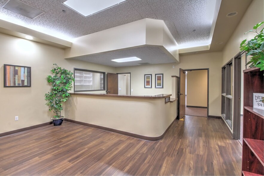 More Photos Of 10737 Laurel St, Rancho Cucamonga Medical For Lease