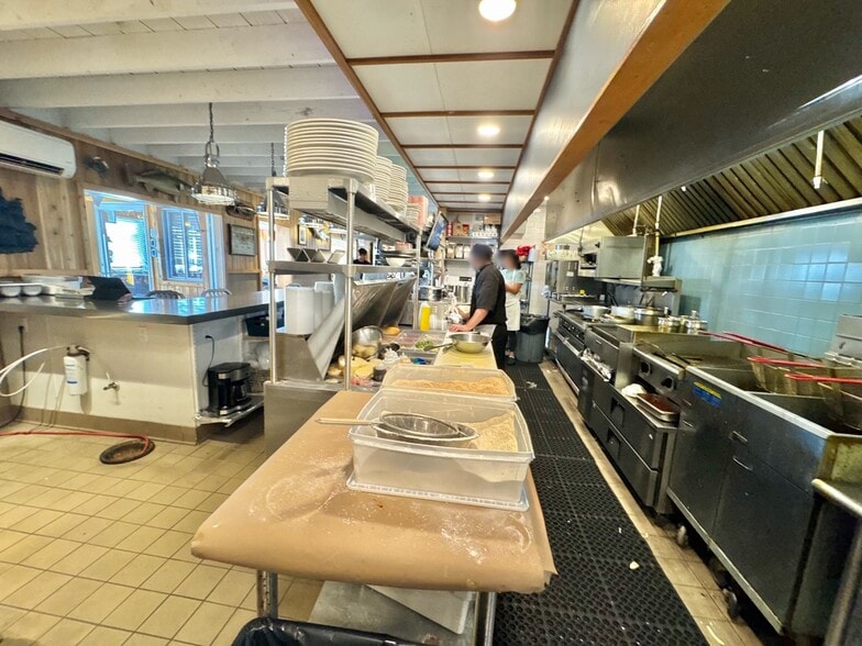 More Photos Of 4257 Austin Blvd, Island Park General Retail For Sale