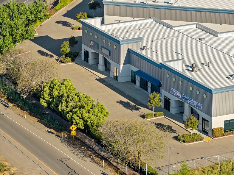 More Photos Of 4063 E. Calloway Court, Stockton Showroom For Lease