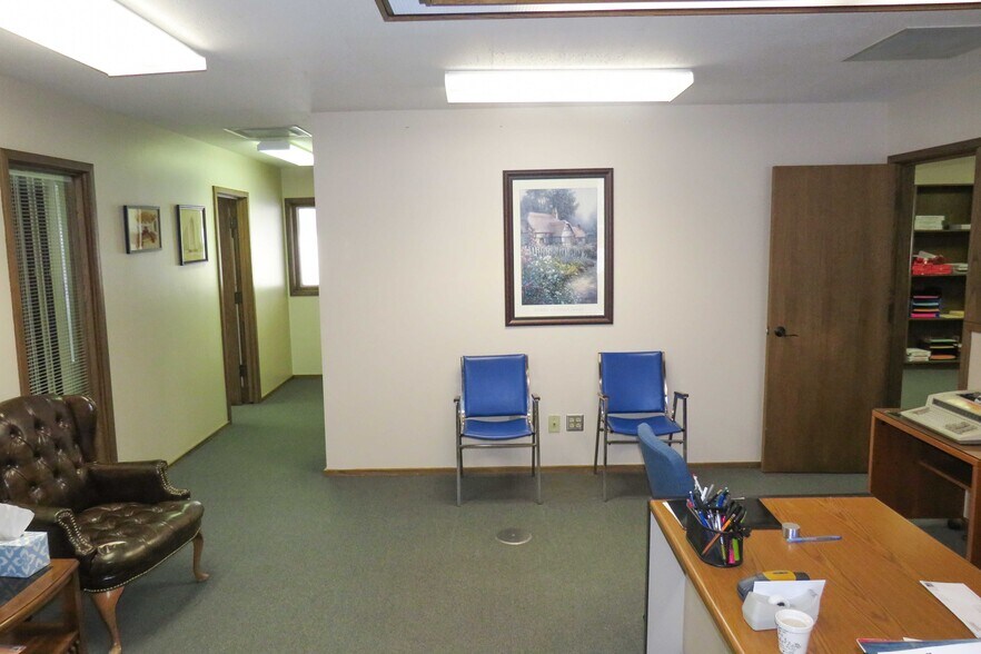 More Photos Of 1245 S Fabrique Dr, Wichita Flex For Sale