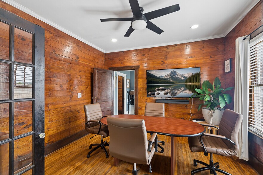 More Photos Of 207 University Ave, Lebanon Office For Sale