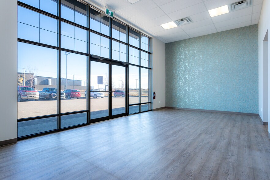 More Photos Of 4304 40 Av, Lloydminster General Retail For Lease