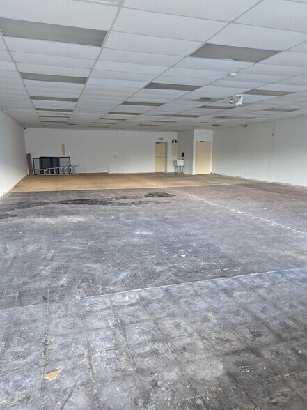 More Photos Of 600-624 N White Horse Pike, Somerdale Unknown For Lease