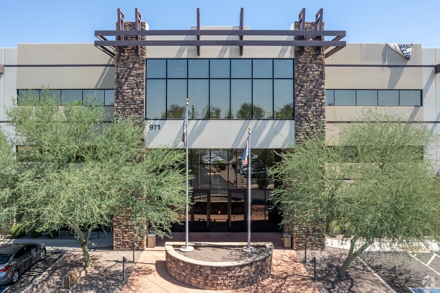 More Photos Of 963 N Gilbert Rd, Gilbert Unknown For Lease