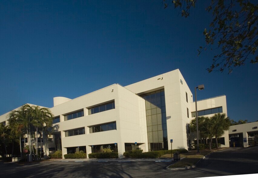 More Photos Of 8725 NW 18th Ter, Miami Office For Lease
