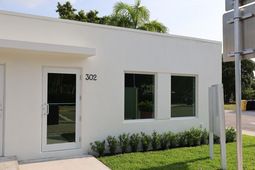 More Photos Of 302-308 Lucerne Ave, Lake Worth Office For Lease
