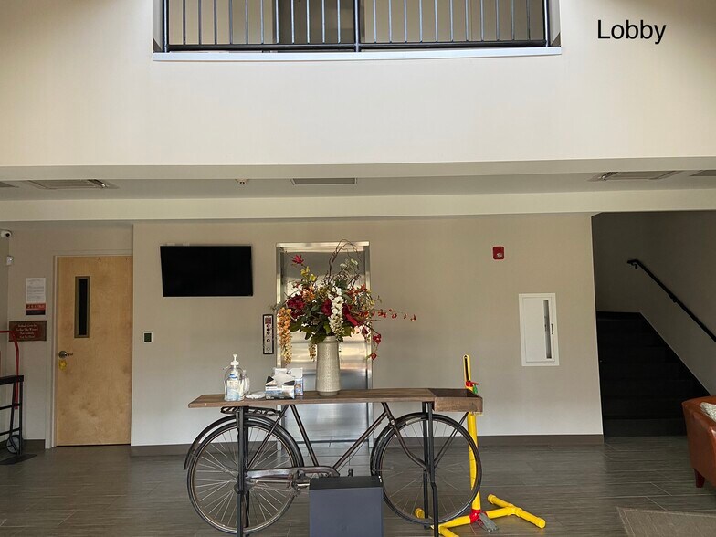 More Photos Of 80 Palmer Cir, Hope Valley Office For Lease