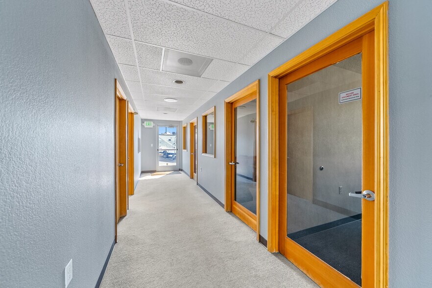 More Photos Of 3976 Crater Lake Ave, Medford Auto Dealership For Lease