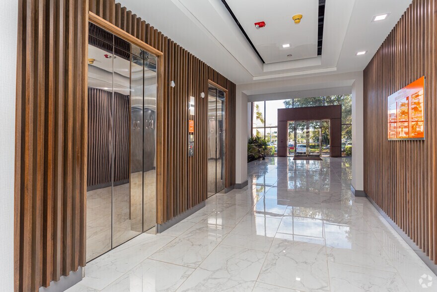 More Photos Of 4210 Metro Pky, Fort Myers Office For Lease