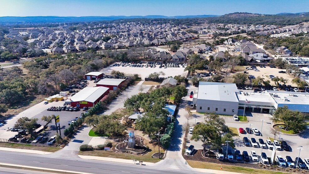 More Photos Of 32255 IH-10 W, Boerne Loft Creative Space For Lease