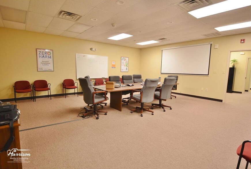 More Photos Of 4820 Commercial Dr, Huntsville Warehouse For Sale