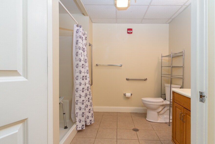 More Photos Of 173 S Lee St, Forsyth Assisted Living For Lease