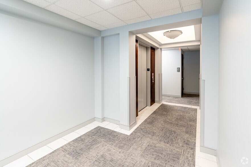 More Photos Of 1516 E Franklin St, Chapel Hill Office For Lease