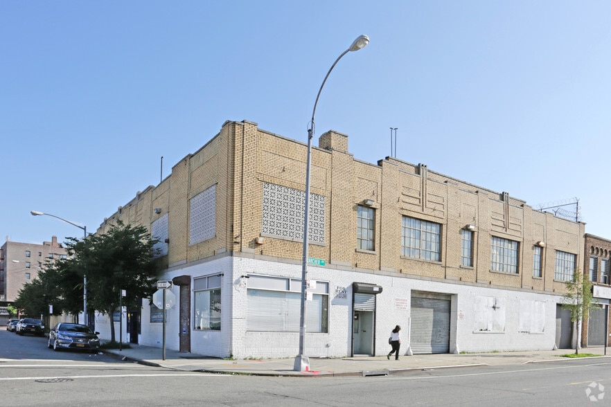 More Photos Of 148-05 Archer Ave, Jamaica Showroom For Sale