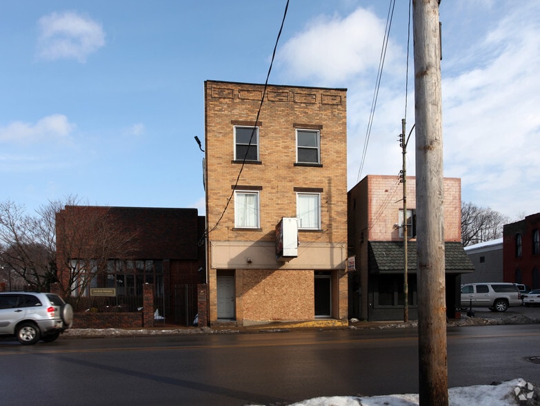 More Photos Of 331-333 E Washington St, New Castle Storefront Retail Office For Sale