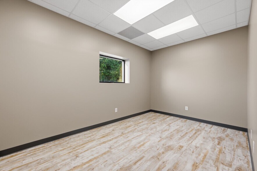 More Photos Of 300 Midridge Ln, Pelham Warehouse For Lease