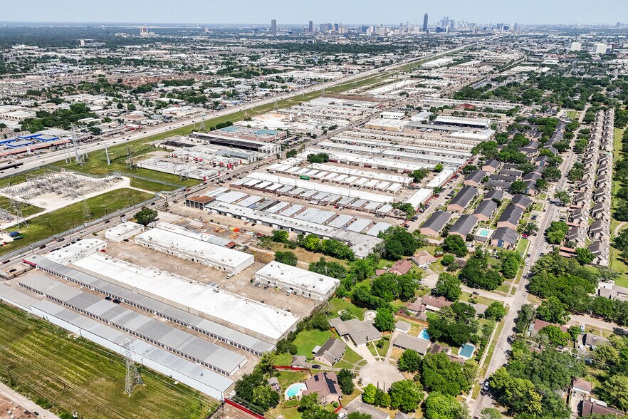 More Photos Of 9931 Harwin Dr, Houston Warehouse For Lease