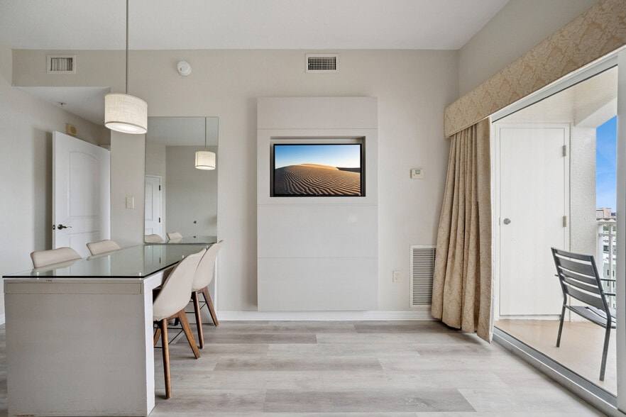 More Photos Of 7383 Universal Blvd, Orlando Hospitality For Sale