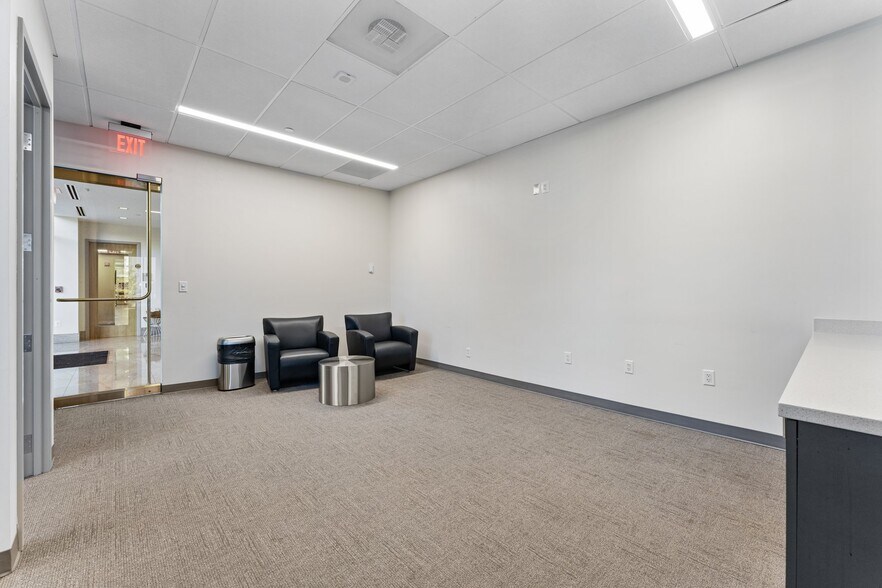 More Photos Of 8229 Boone Blvd, Vienna Unknown For Lease