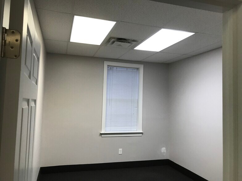 More Photos Of 13224 Hanover Courthouse Rd, Hanover Office For Lease