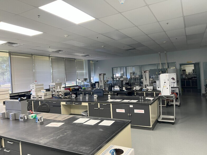 More Photos Of 8800 Line Ave, Shreveport Research And Development For Sale