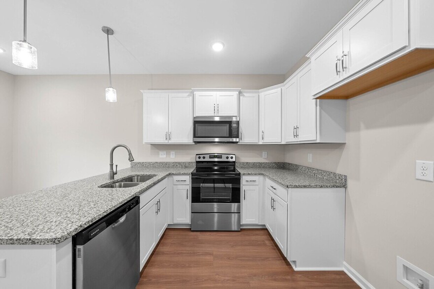More Photos Of 329 Cedar Ct, Clarksville Apartments For Sale