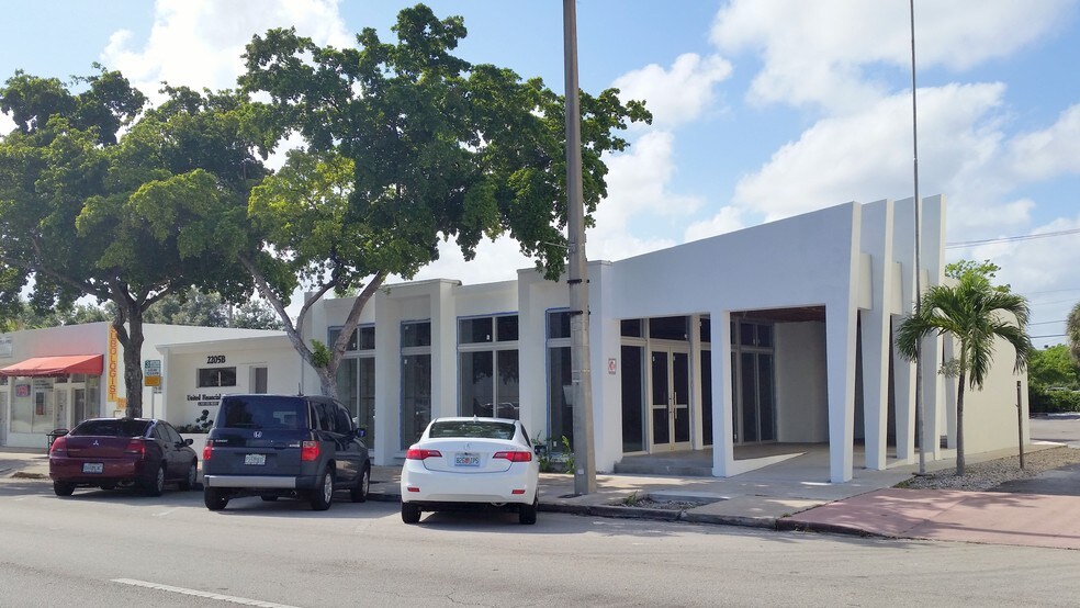 More Photos Of 2205-2211 Hollywood Blvd, Hollywood Storefront Retail Office For Lease