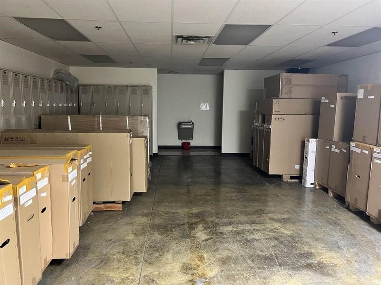 More Photos Of 3471 N Union Dr, Olney Warehouse For Sale