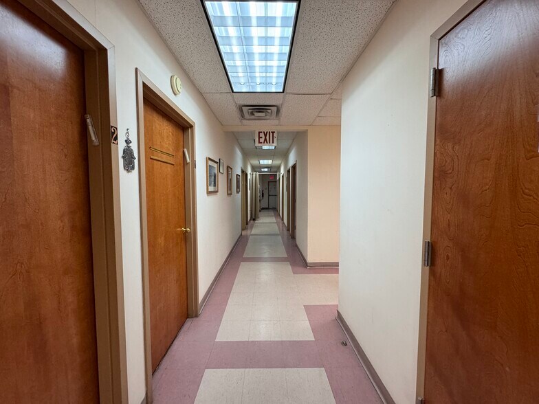 More Photos Of 421 Ocean Pky, Brooklyn Office For Sale