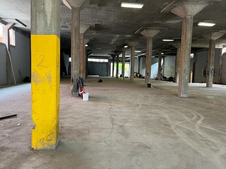 More Photos Of 820 E 136th St, Bronx Warehouse For Lease