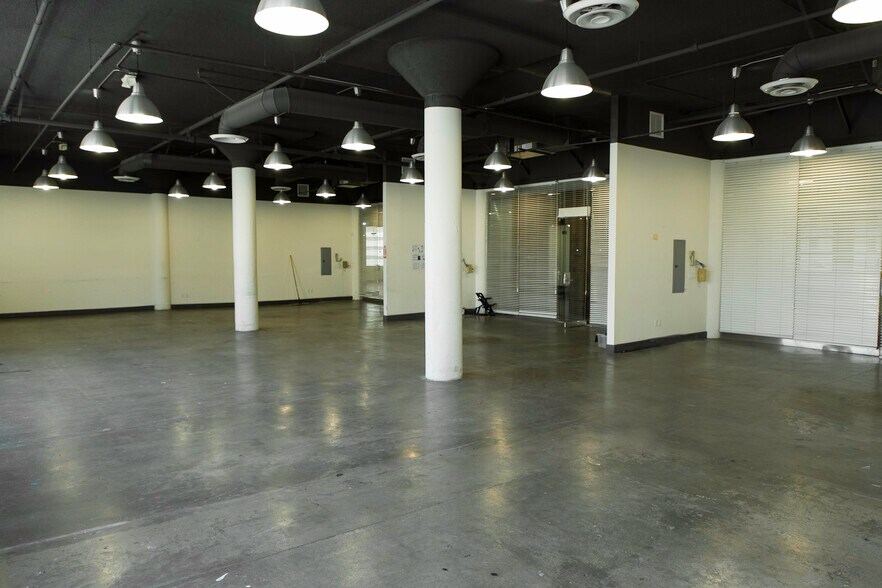 More Photos Of 2700 S Grand Ave, Los Angeles Warehouse For Sale