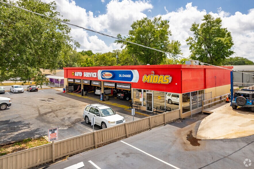 More Photos Of 609 W Robertson St, Brandon Auto Repair For Sale