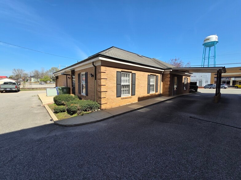 More Photos Of 10186 S Nash St, Middlesex Office For Lease