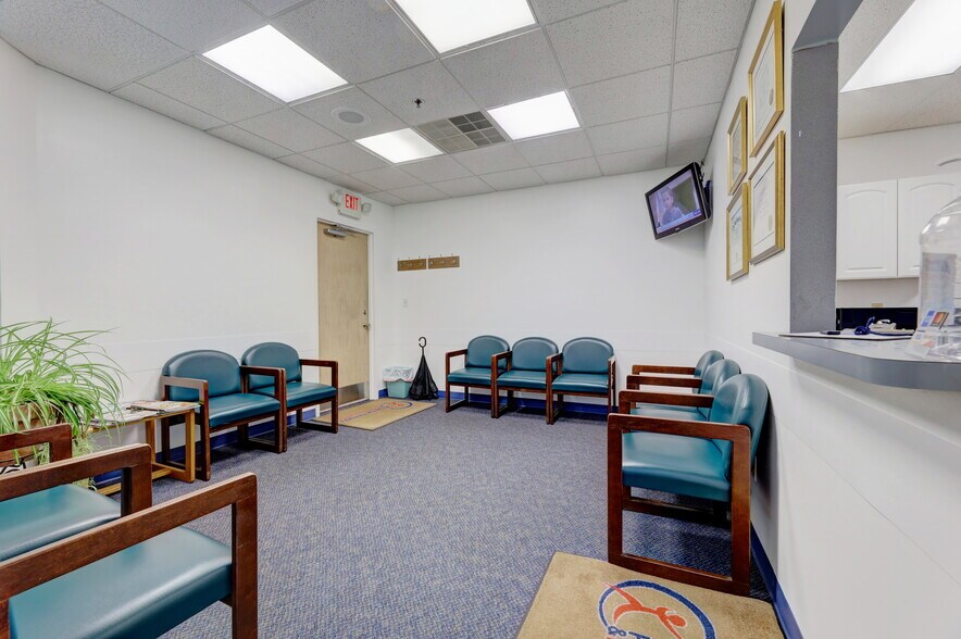 More Photos Of 342 Hamburg Tpke, Wayne Medical For Sale