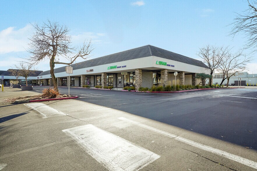 More Photos Of 15-190 Raleys Towne Ctr, Rohnert Park Unknown For Lease