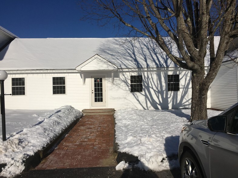 More Photos Of 1216 Portland Rd, Arundel Medical For Sale