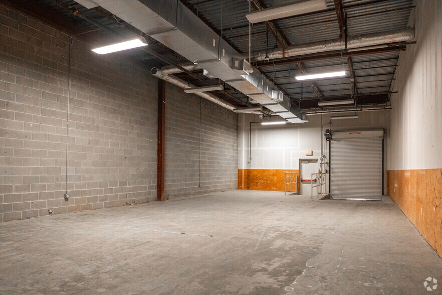 More Photos Of 2201 S Interstate 35 E, Denton Storefront For Lease