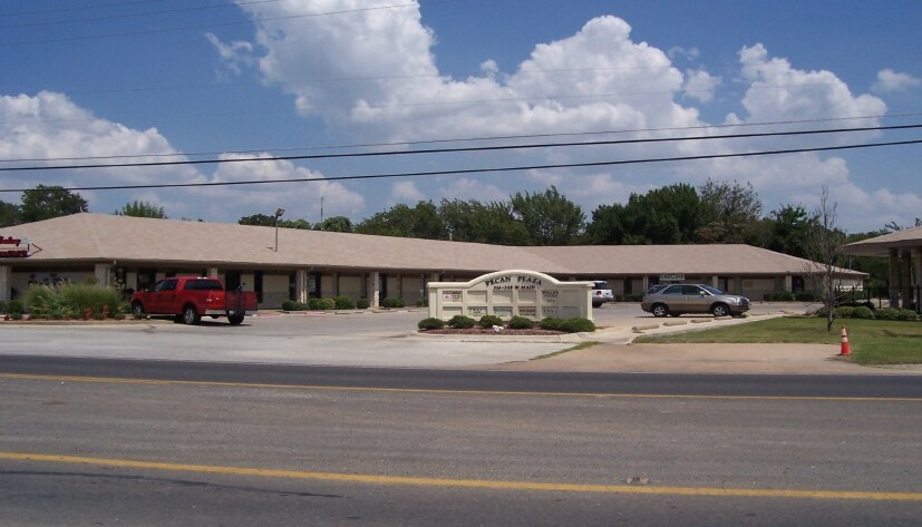 More Photos Of 328 W Main St, Azle Office For Lease