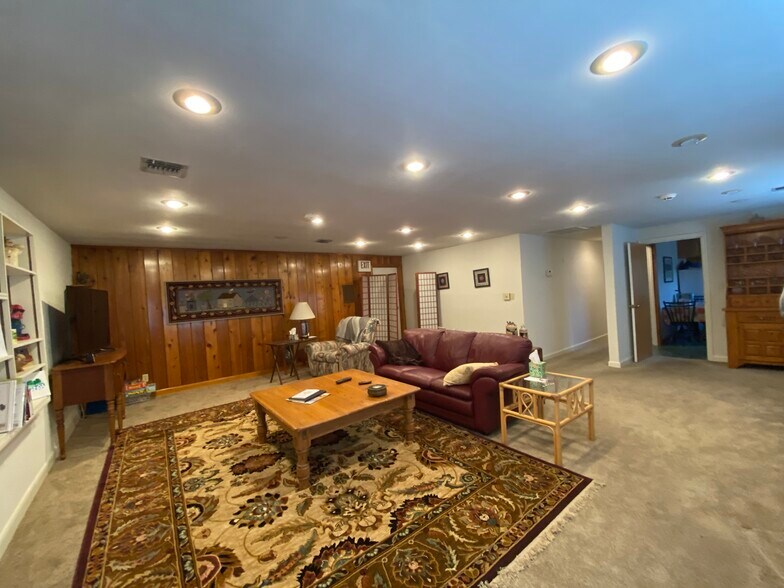 More Photos Of 74 Rowe Rd, Staunton Restaurant For Sale