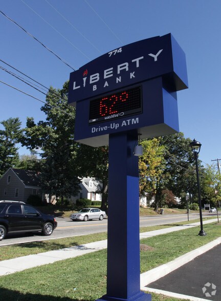 More Photos Of 774 Farmington Ave, Bristol Bank For Lease