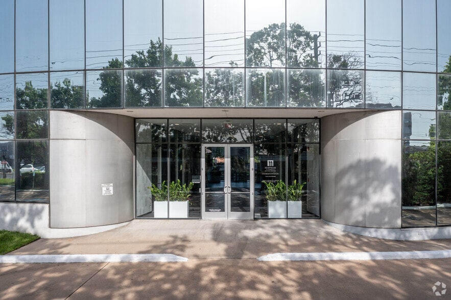 More Photos Of 11200 Westheimer Rd, Houston Office For Lease