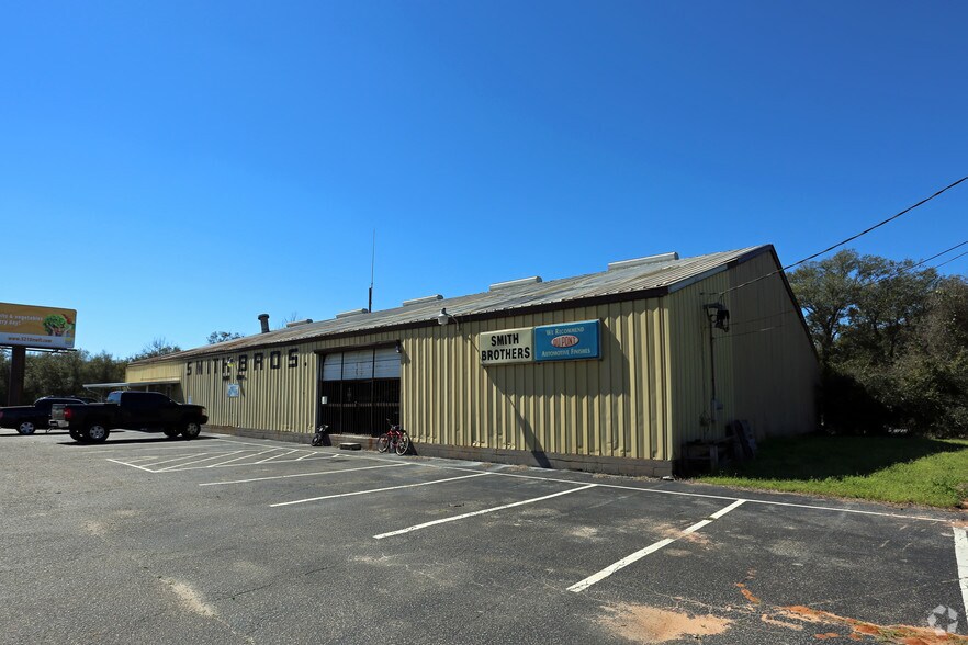 More Photos Of 4001 W St, Pensacola Distribution For Lease