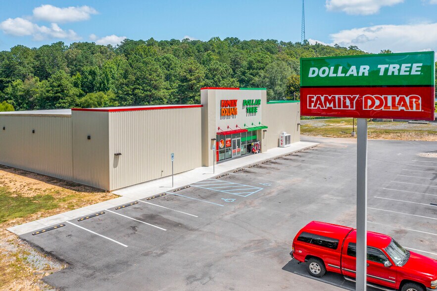 More Photos Of 3200 Main St, Altoona Storefront For Sale